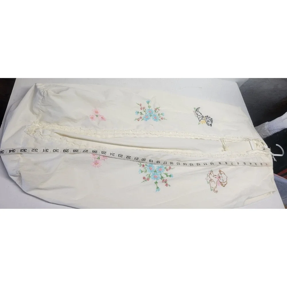 Vtg‎ 70s Embroidered hanging diaper holder Puppy Kitten Floral